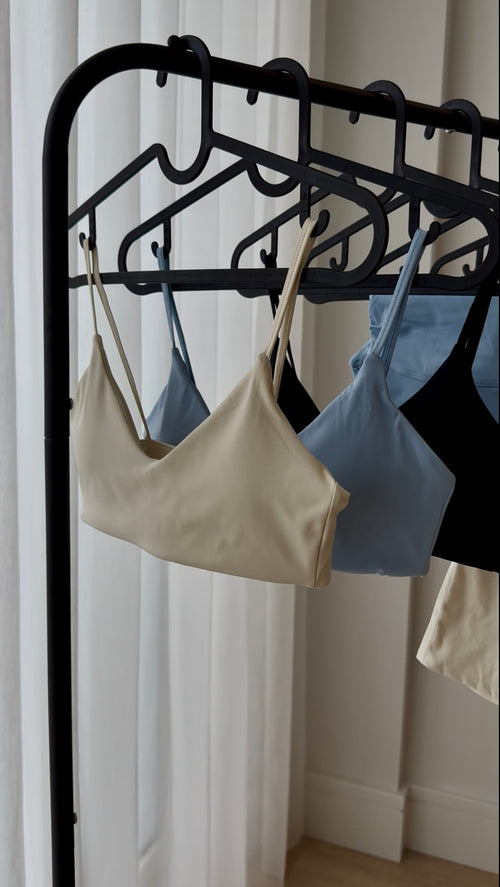KIARI BLACK CROP